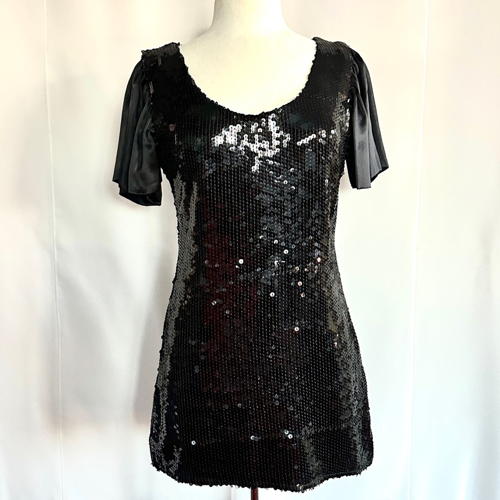 SHERI BODELL BLACK SILK & SEQUINED FLUTTER SLEEVE COCKTAIL PARTY MINI DRESS. SzM